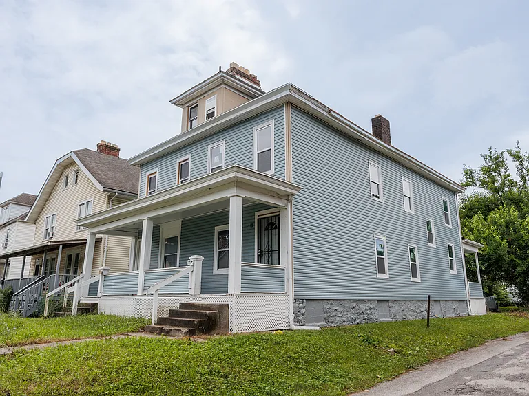 107-109 Midland Ave — Photo 2