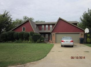 10101 Thompkins Ct, Oklahoma City, OK 73162