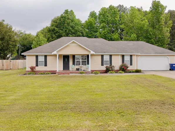 65 Whit Ln E, Boaz, AL 35957