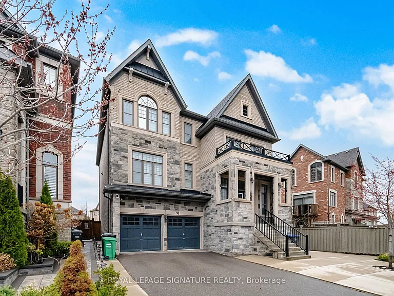 91 Roulette Cres #3 — Photo 3