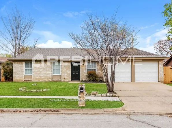 6203 Kelly Elliott Rd, Arlington, TX 76001