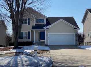 1319 Ozark Rdg, Coralville, IA 52241