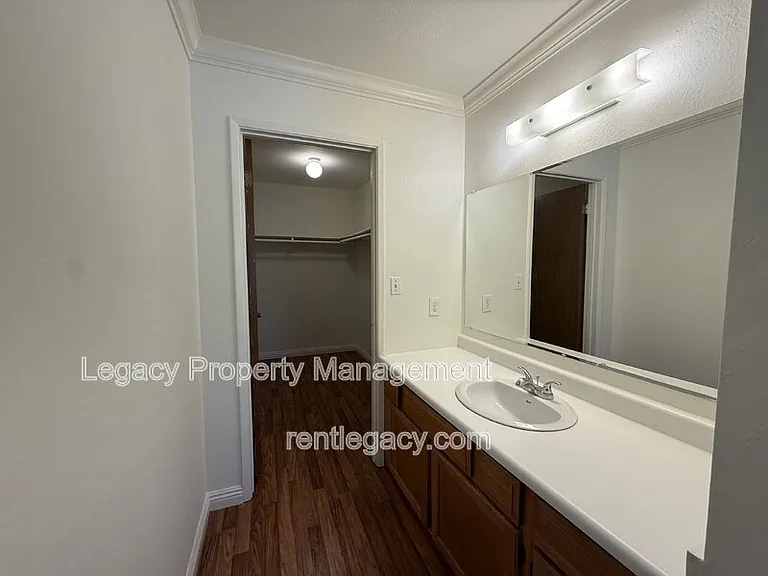 5460 Concord Blvd #B4 — Photo 10