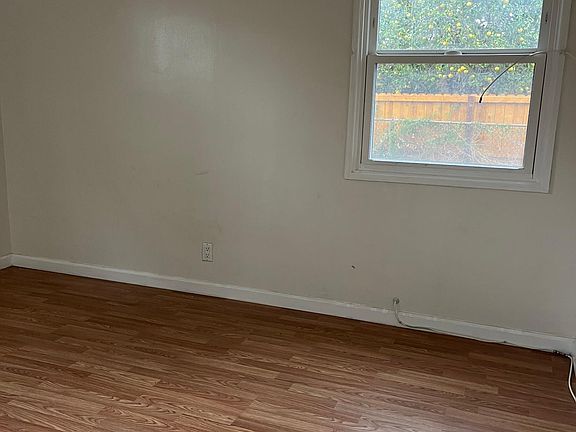 4th image of 1537 E 124th St