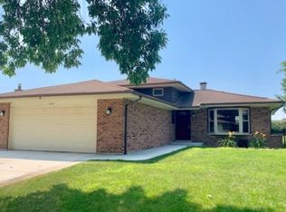 1441 Richards Ave, Downers Grove, IL 60516