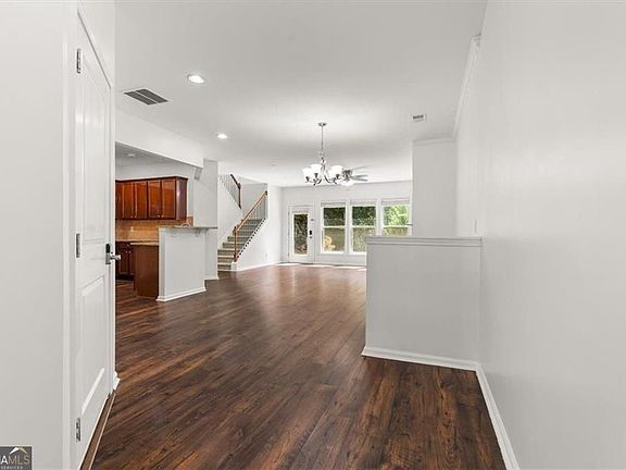 3rd image of 13459 Gardiner Ln