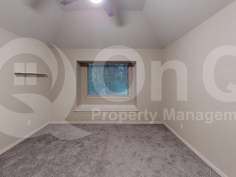923 Granview Dr — Photo 16