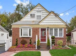 40 W End Ave, Valley Stream, NY 11580