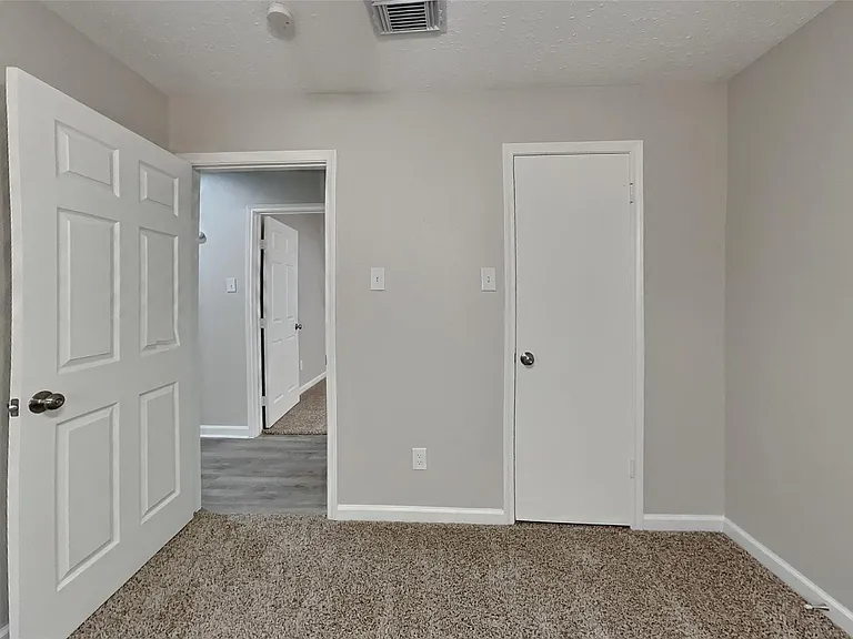 2314 Pebbledowne Cir — Photo 16