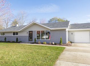 6920 N Ardara Ave, Glendale, WI 53209
