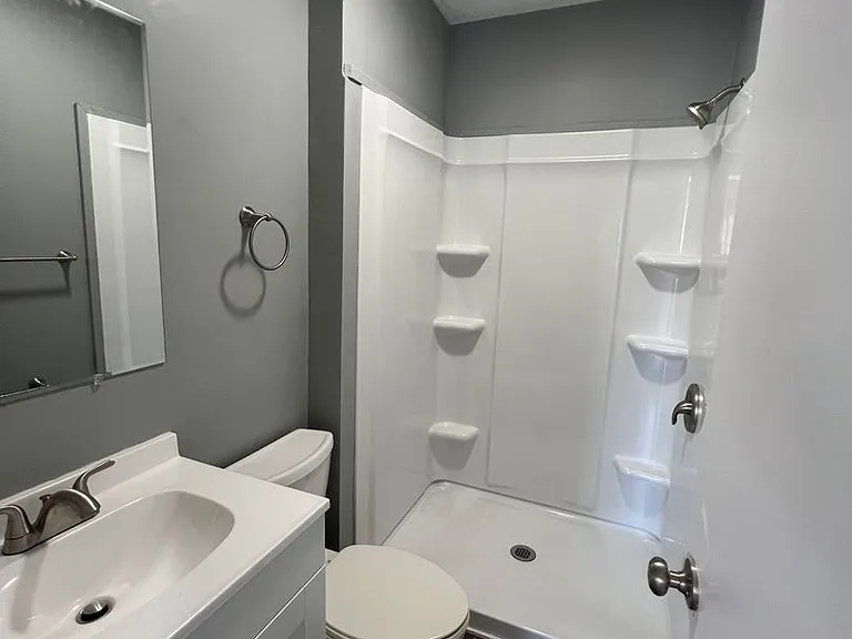 1723 W Webster St — Photo 8