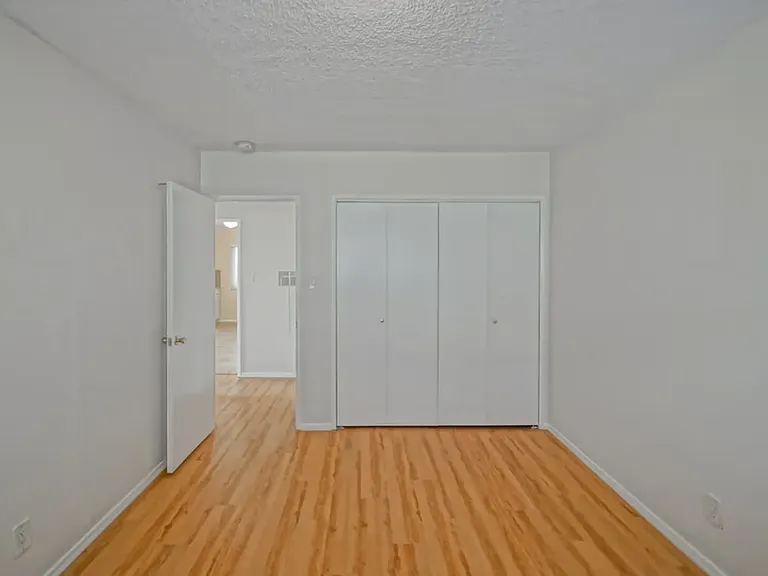 1815 Clark Ln — Photo 20