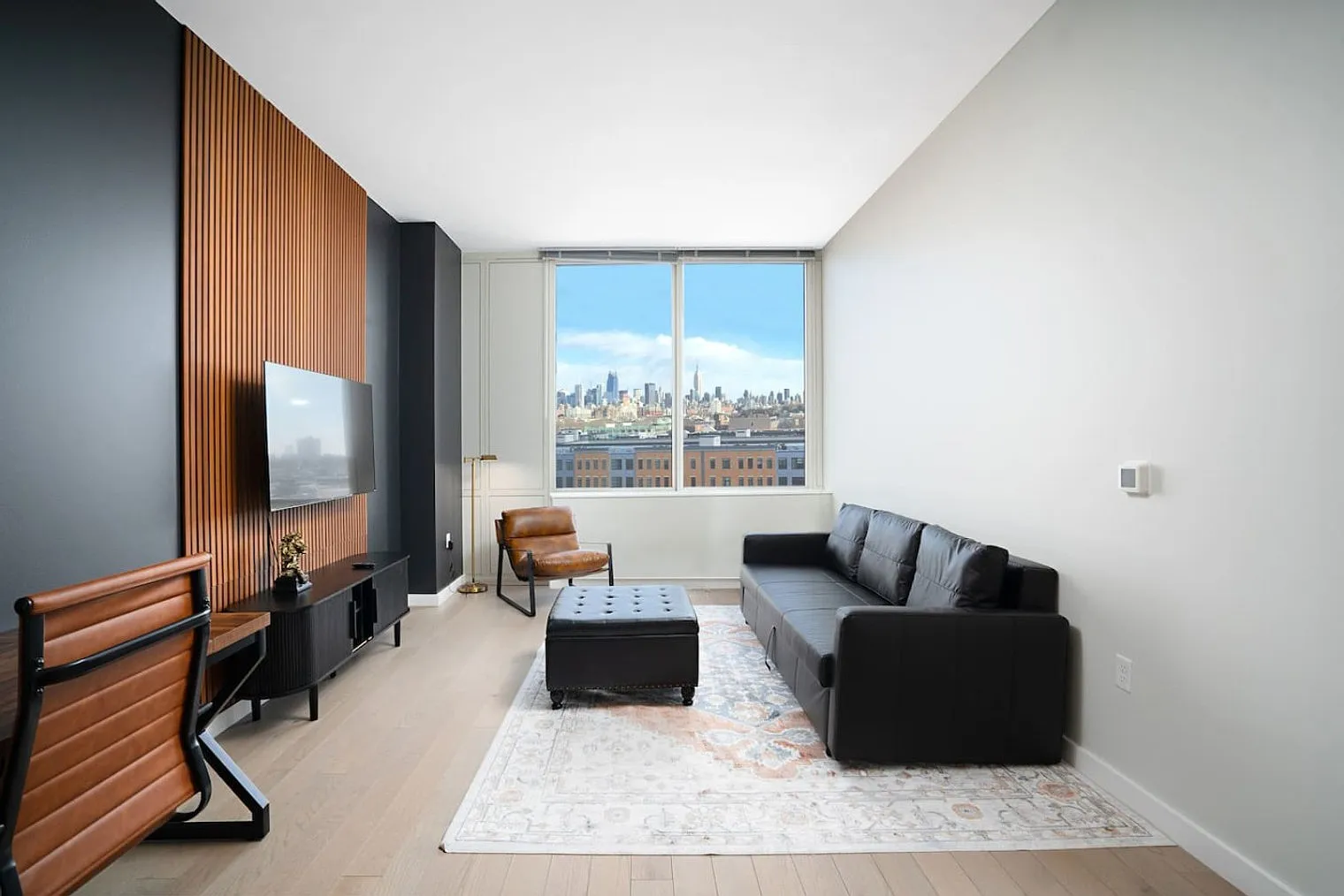 1 bed, 1.0 bath, 742 sqft, $4,910 — Photo 1