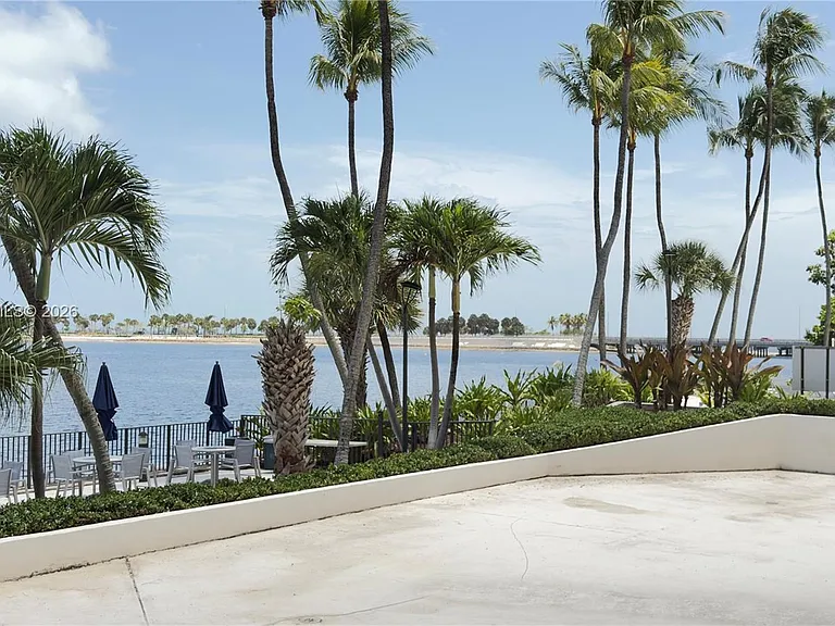 2333 Brickell Ave #614 — Photo 47