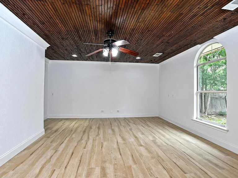 17607 Klamath Falls Dr — Photo 10