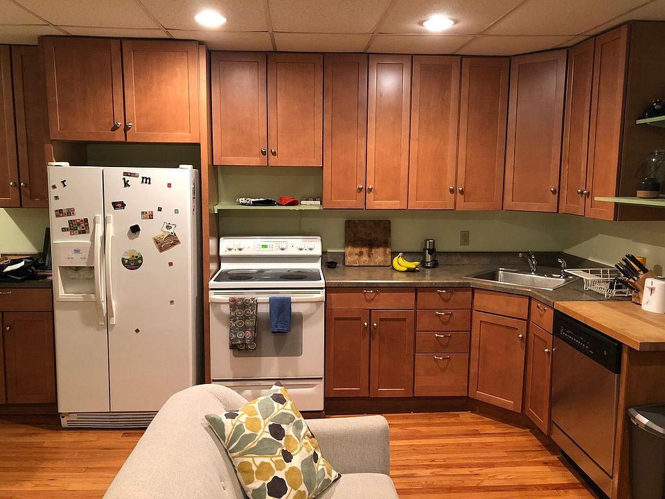 2nd image of 11 Aberdeen St APT B