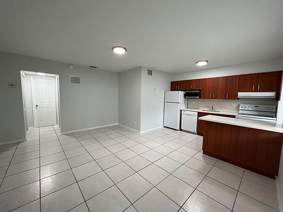 2nd image of 666 NE 80th St Unit 8-666-08