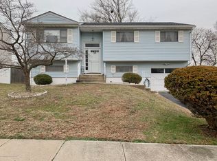 24 Kentucky Dr, Hazlet, NJ 07730