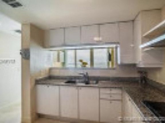 3rd image of 1643 Brickell Ave #L1504