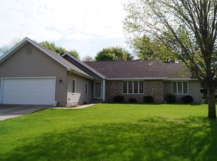 912 E 9th St S, Newton, IA 50208