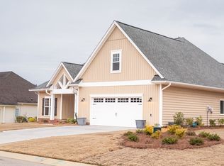 211 Crescent Dr, Dunn, NC 28334