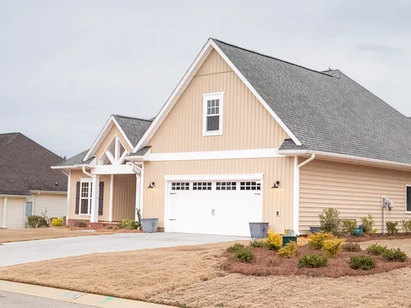 211 Crescent Dr, Dunn, NC 28334