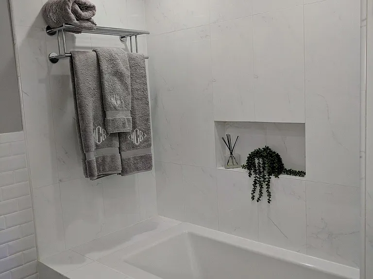 Master Bath - Tub