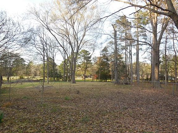 3rd image of 1104 Foreman Rd