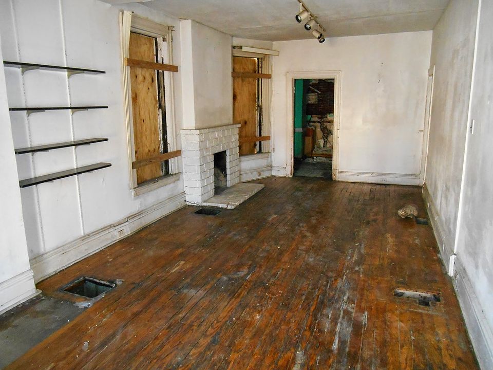 2nd image of 5120 Minerva Ave