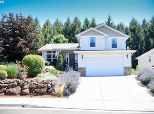 1630 Samuel Dr, Cottage Grove, OR 97424