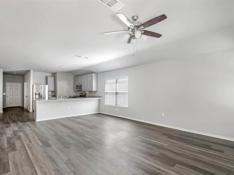 10031 Spring Creek Rd — Photo 25