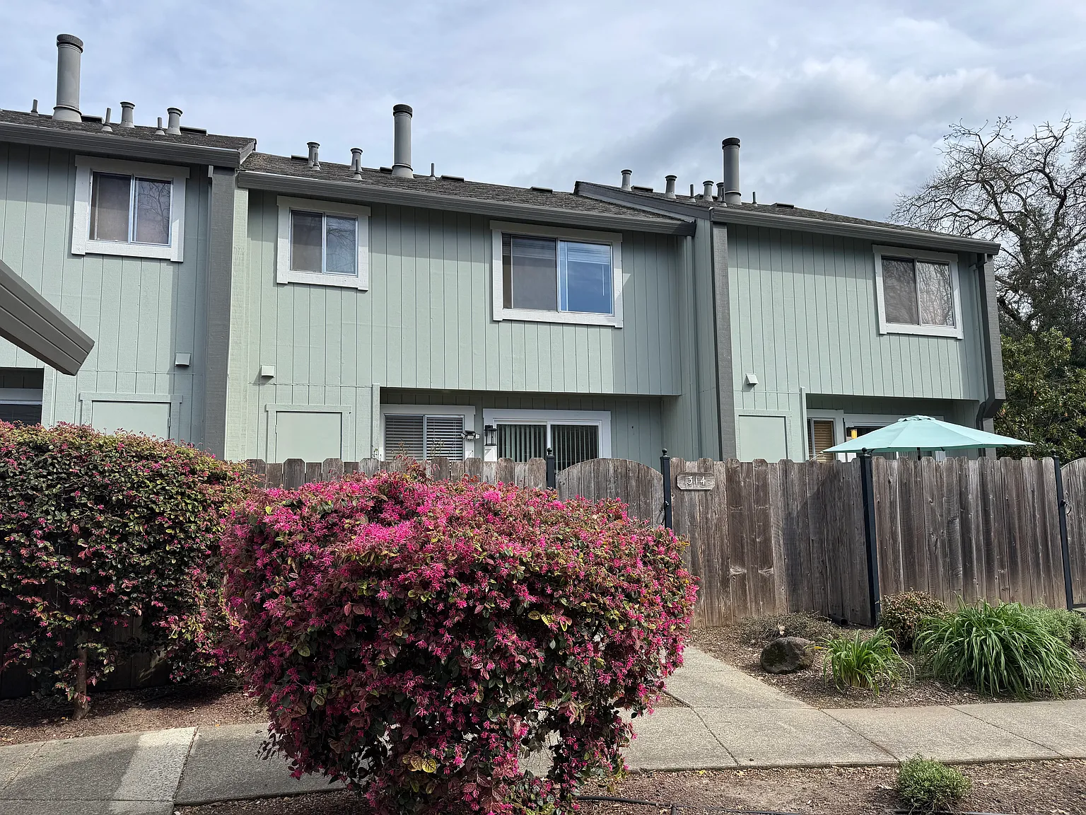314 Harvest Ln — Photo 2