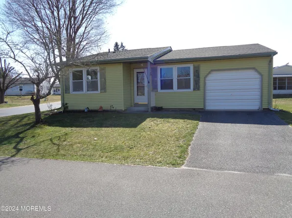 105 Chelsea Drive, Whiting, NJ 08759