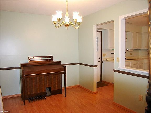 4th image of 9916 Aldridge Ave
