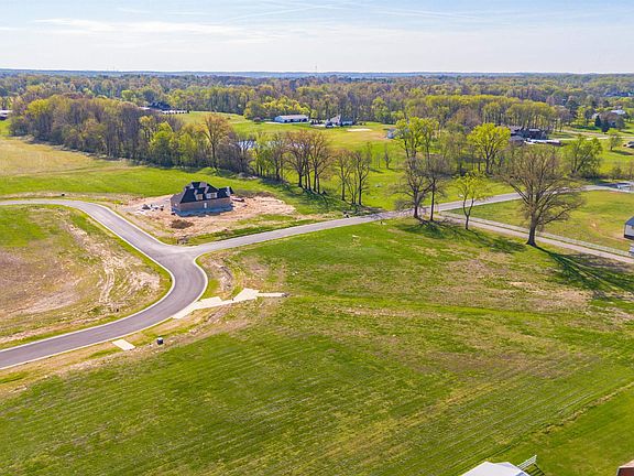 2nd image of 1209 Saddlebrooke Cir