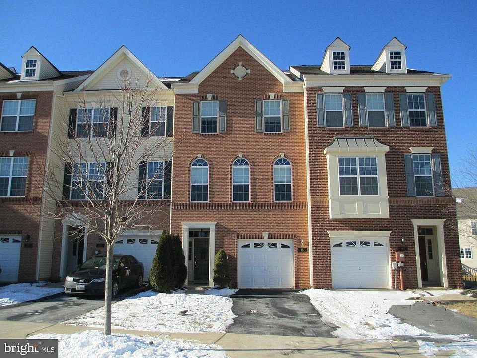 1st image of 161 Abino Hills Way W