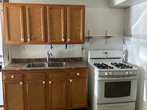 3rd image of 951 N Central Dr