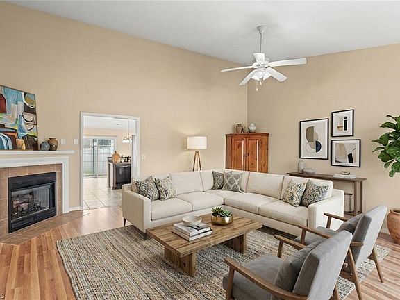 2nd image of 3925 Parkview Ct