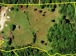 86 County Rd, Becket, MA 01223