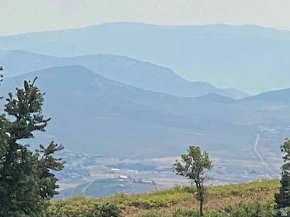 2393 Navajo Dr, Coalville, UT 84017