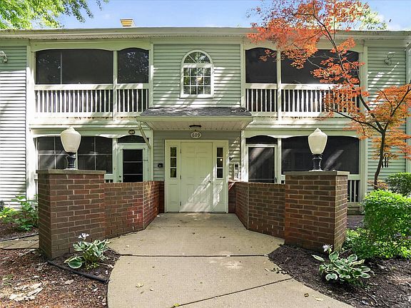 3rd image of 609 Curzon Ct APT 203