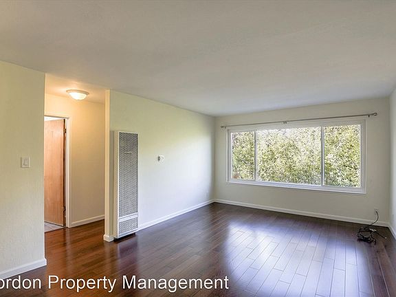5th image of 444 Valley St APT 6