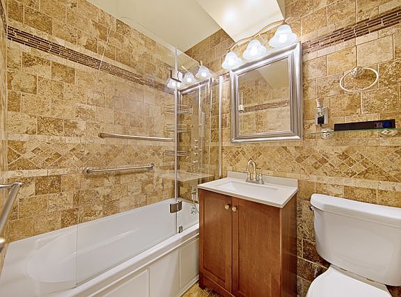 3rd image of 130 Saint Edwards St APT 8B