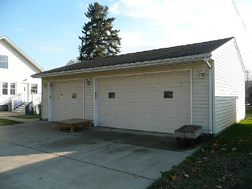3rd image of 451 Wilsie St