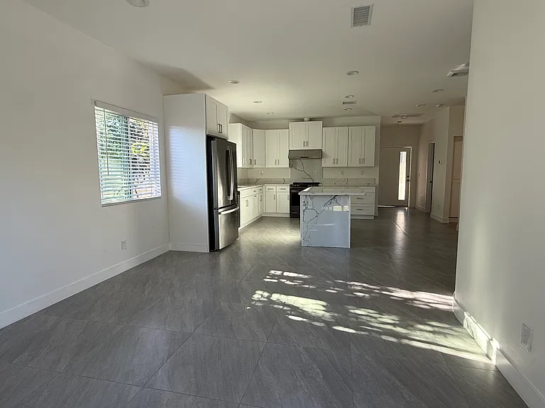 12651 Groveview St — Photo 8