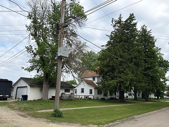 3rd image of 506 3rd St