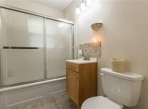 3rd image of 6115 Everett Ave
