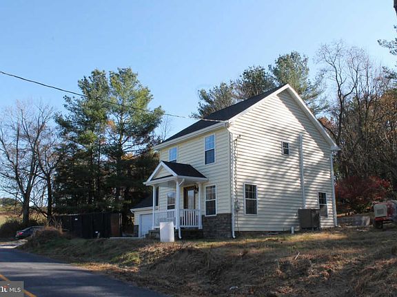 2nd image of 275 Pond Rd