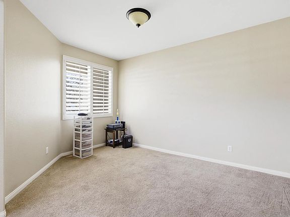 5th image of 35607 Sainte Foy St
