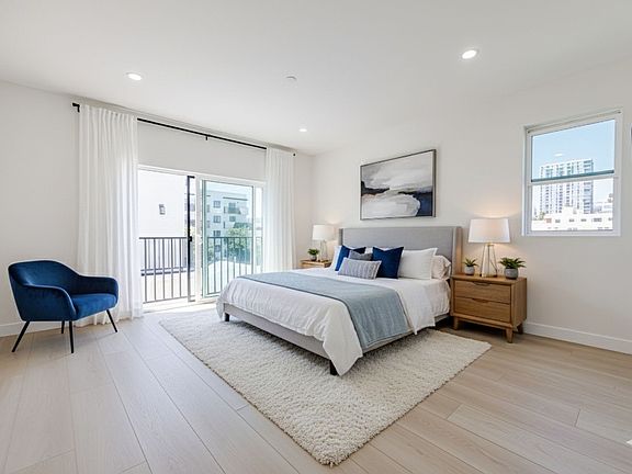 4th image of 1332 Tamarind Ave #1/2